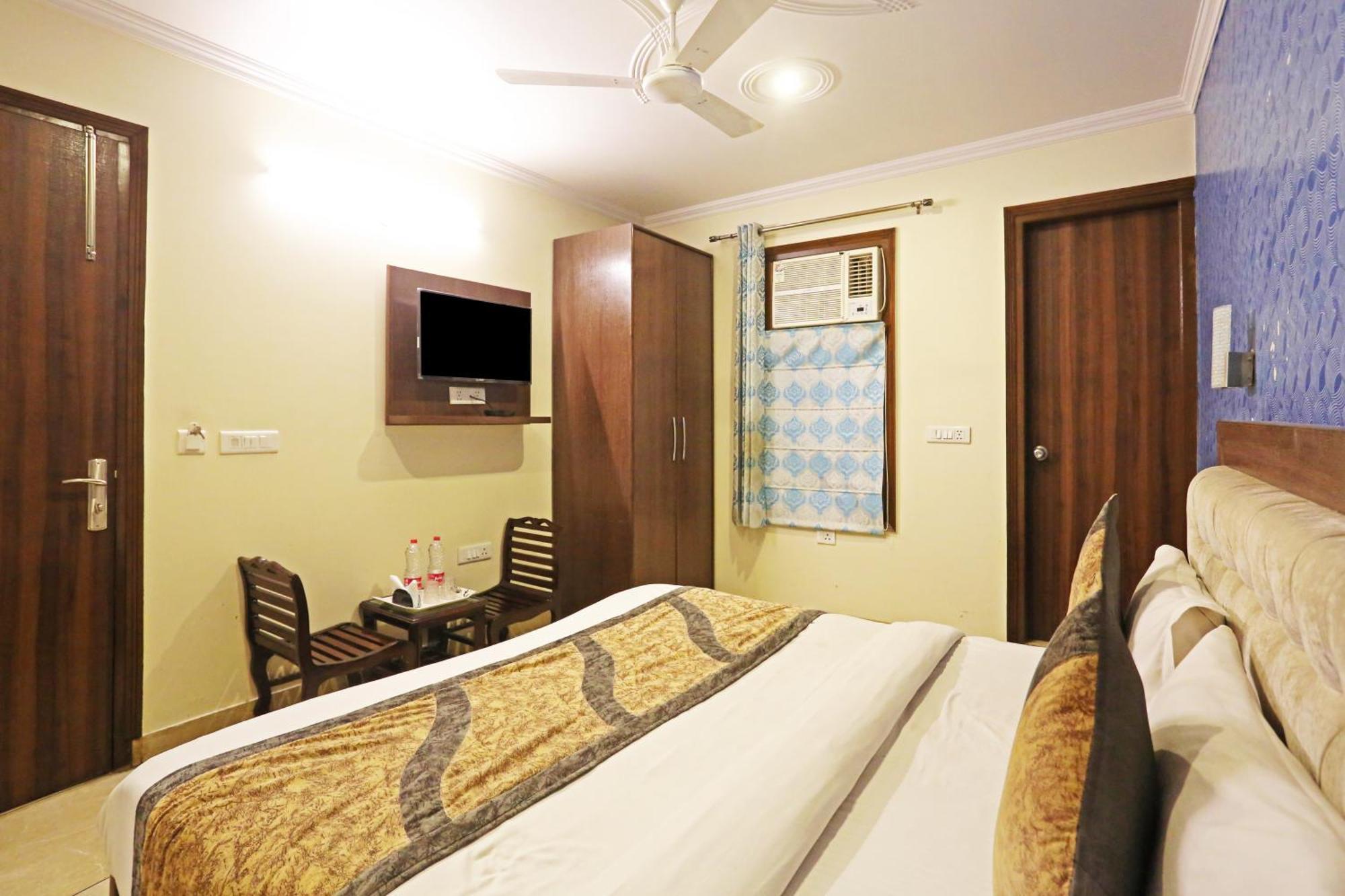 The Red Stone Hotel New Delhi